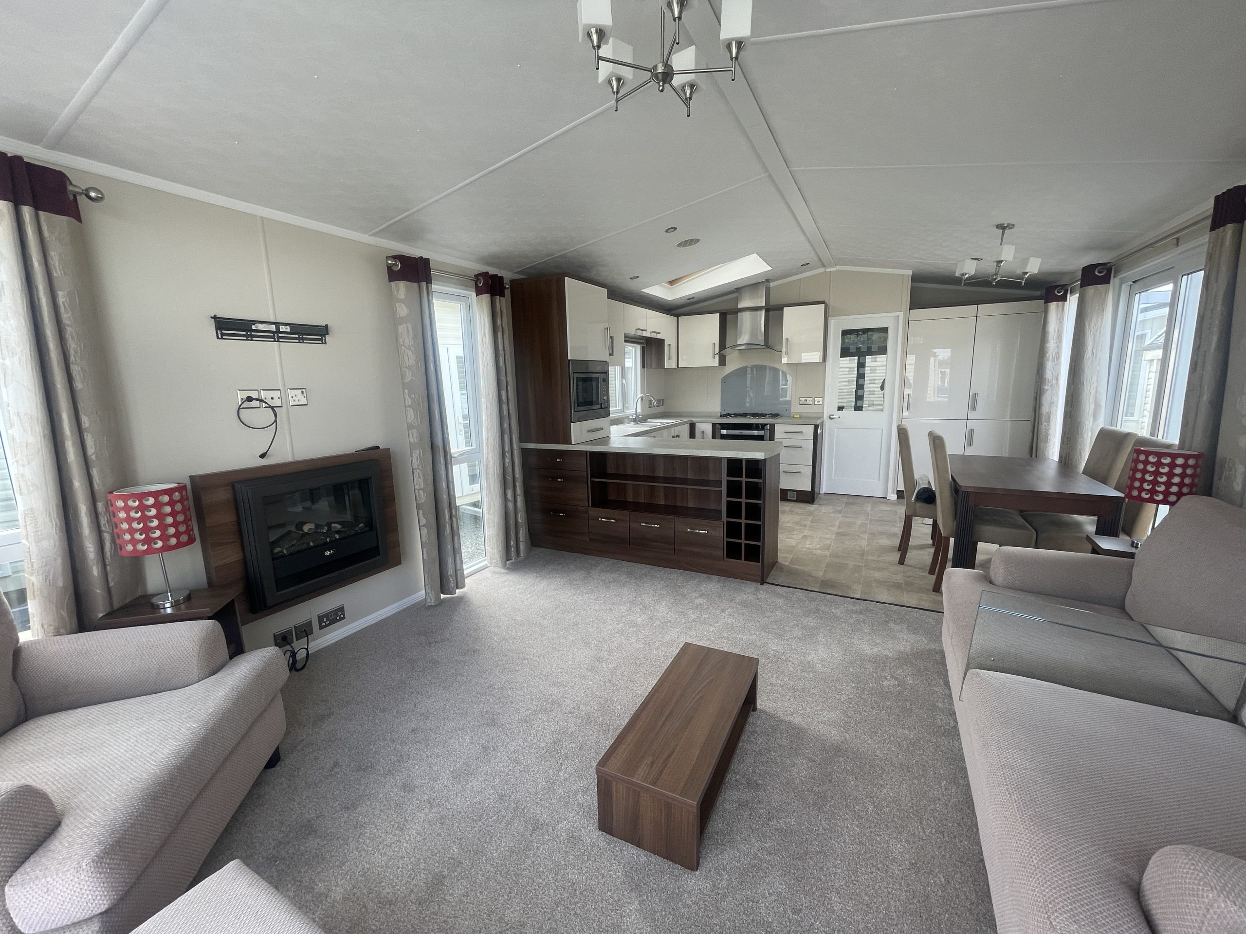 PEMBERTON PARKLANE 42X14 2 BED - Image 4