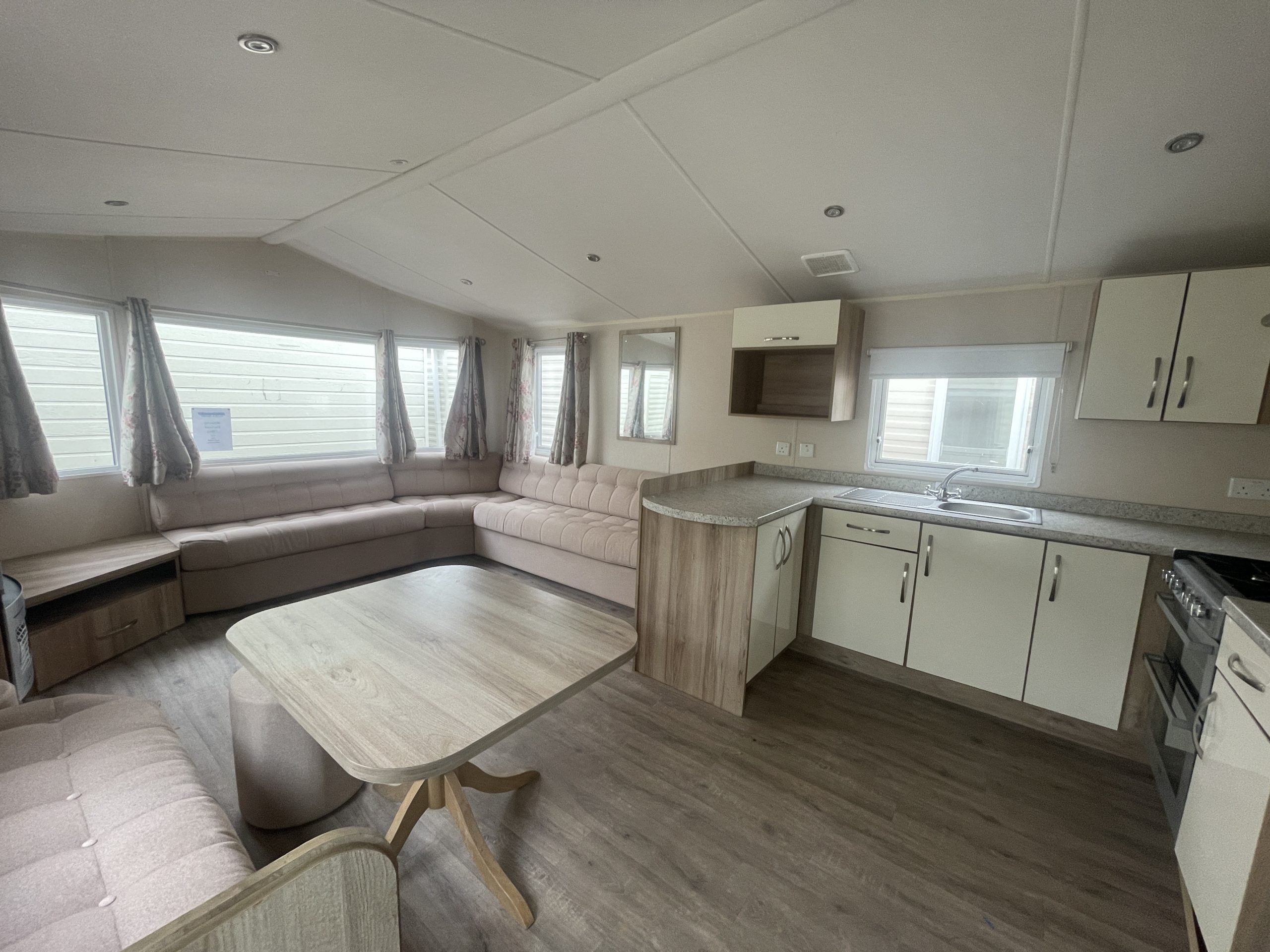 WILLERBY RIO GOLD 35X12 3 BED - Image 2