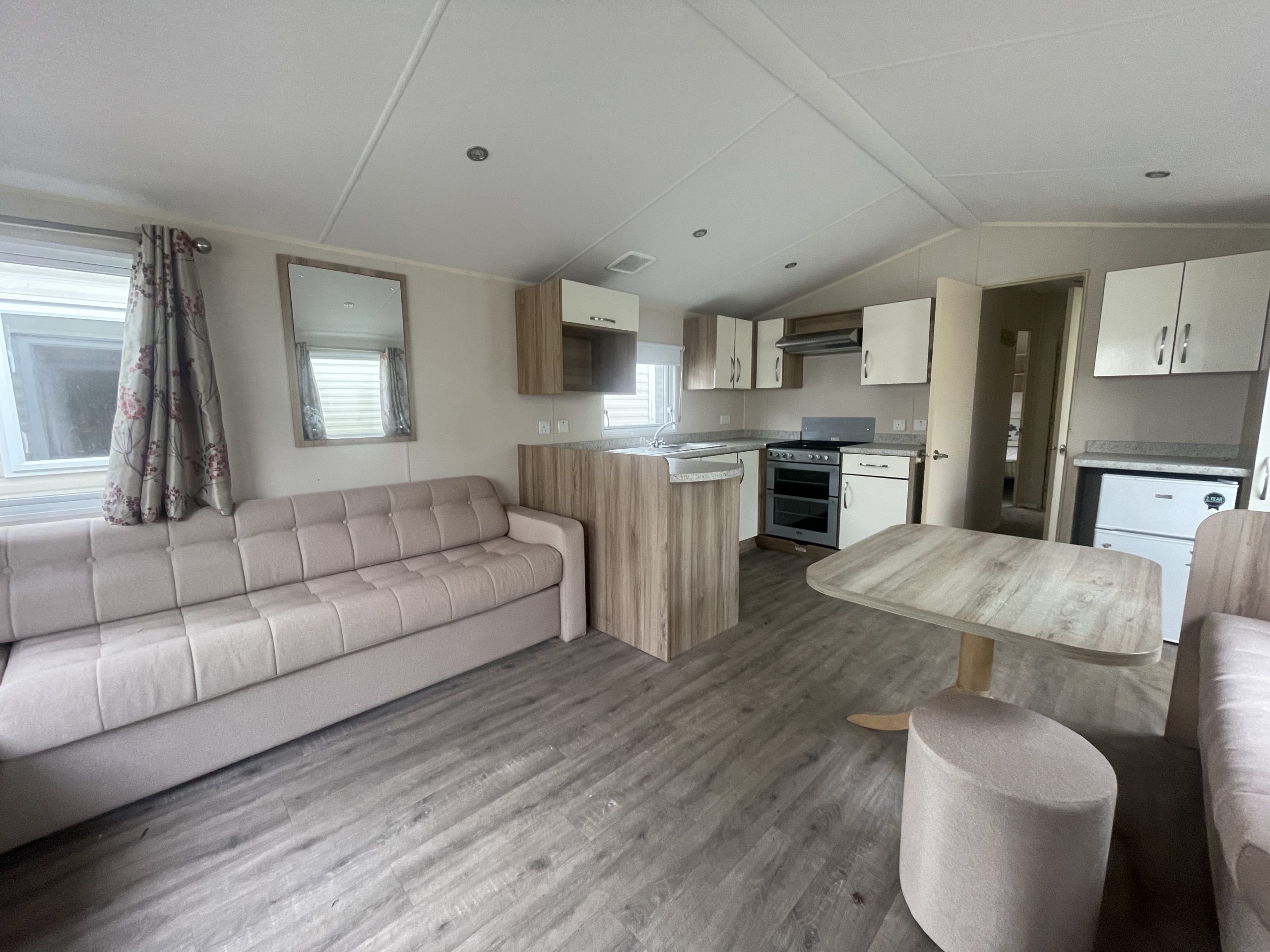 WILLERBY RIO GOLD 35X12 3 BED - Image 3