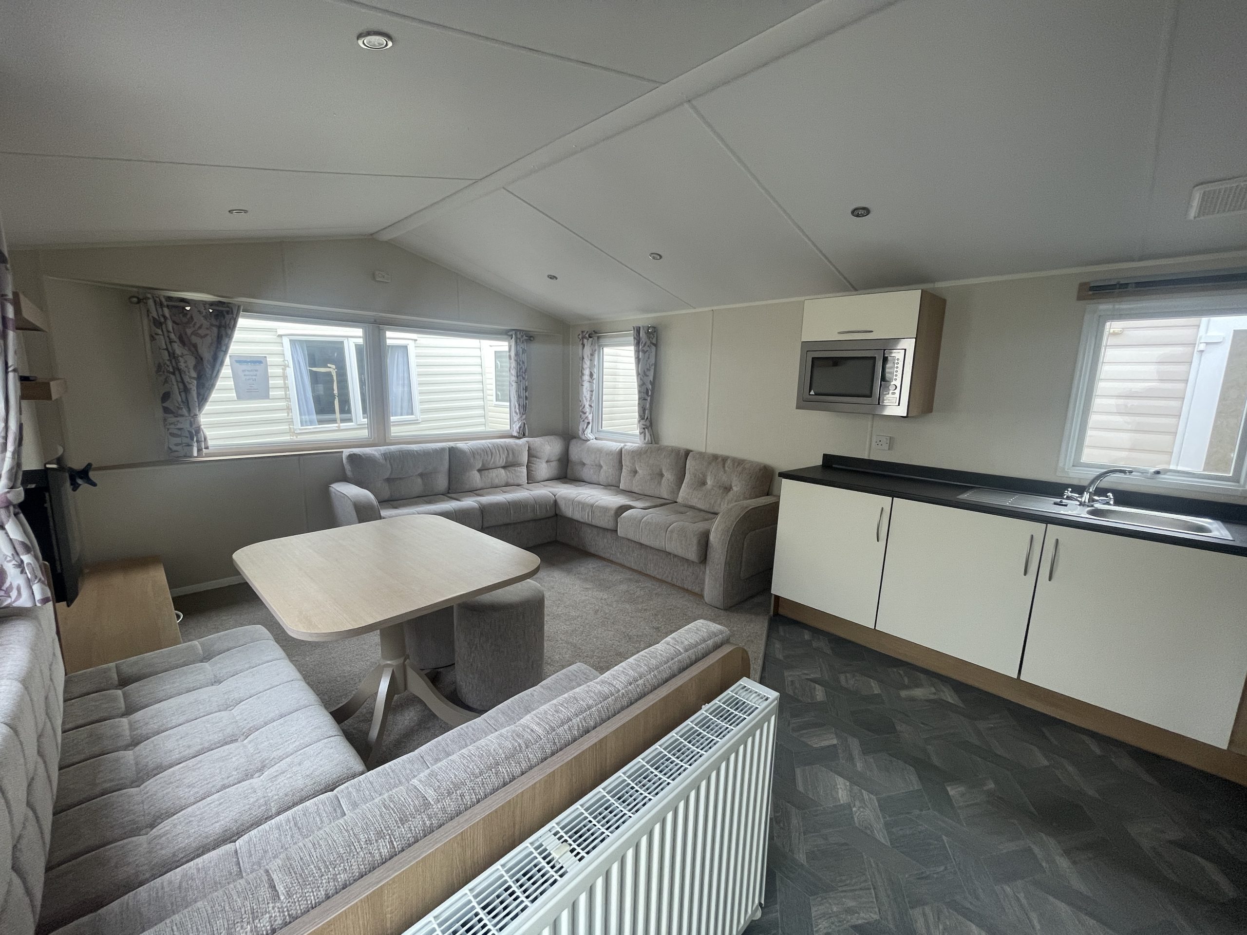 WILLERBY SEASON 35X12 3 BED - Image 2