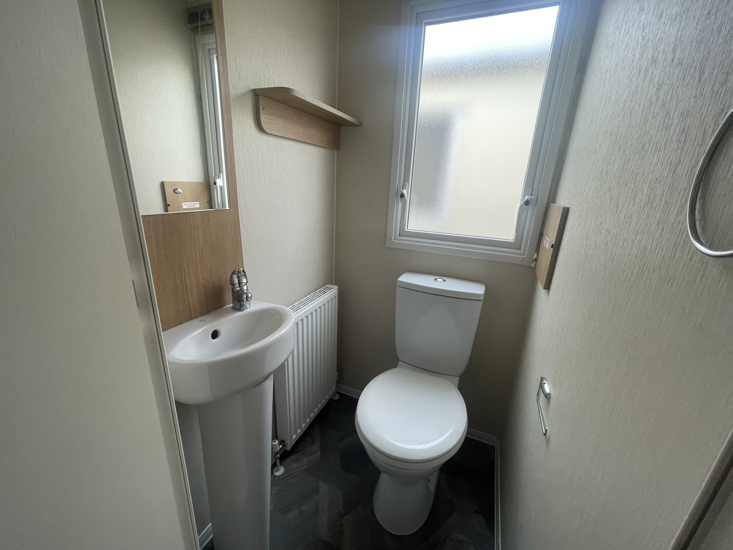 WILLERBY SEASON 35X12 3 BED - Image 6