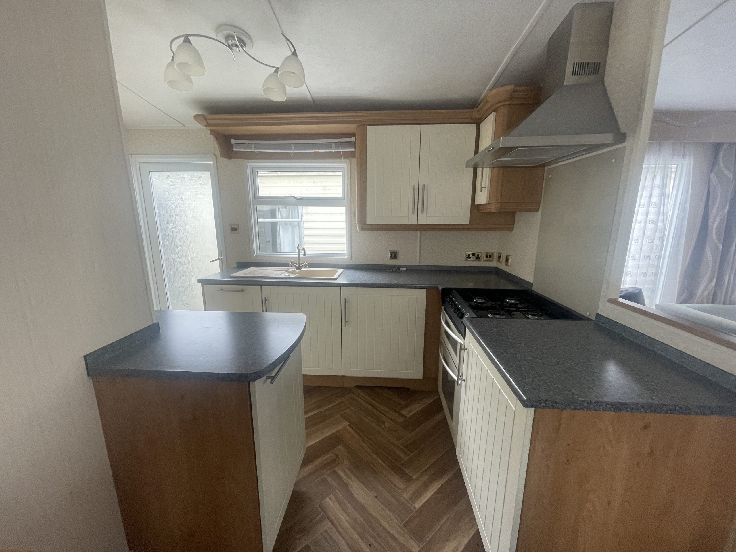 BK BALMORAL 40X12 3 BED - Image 3