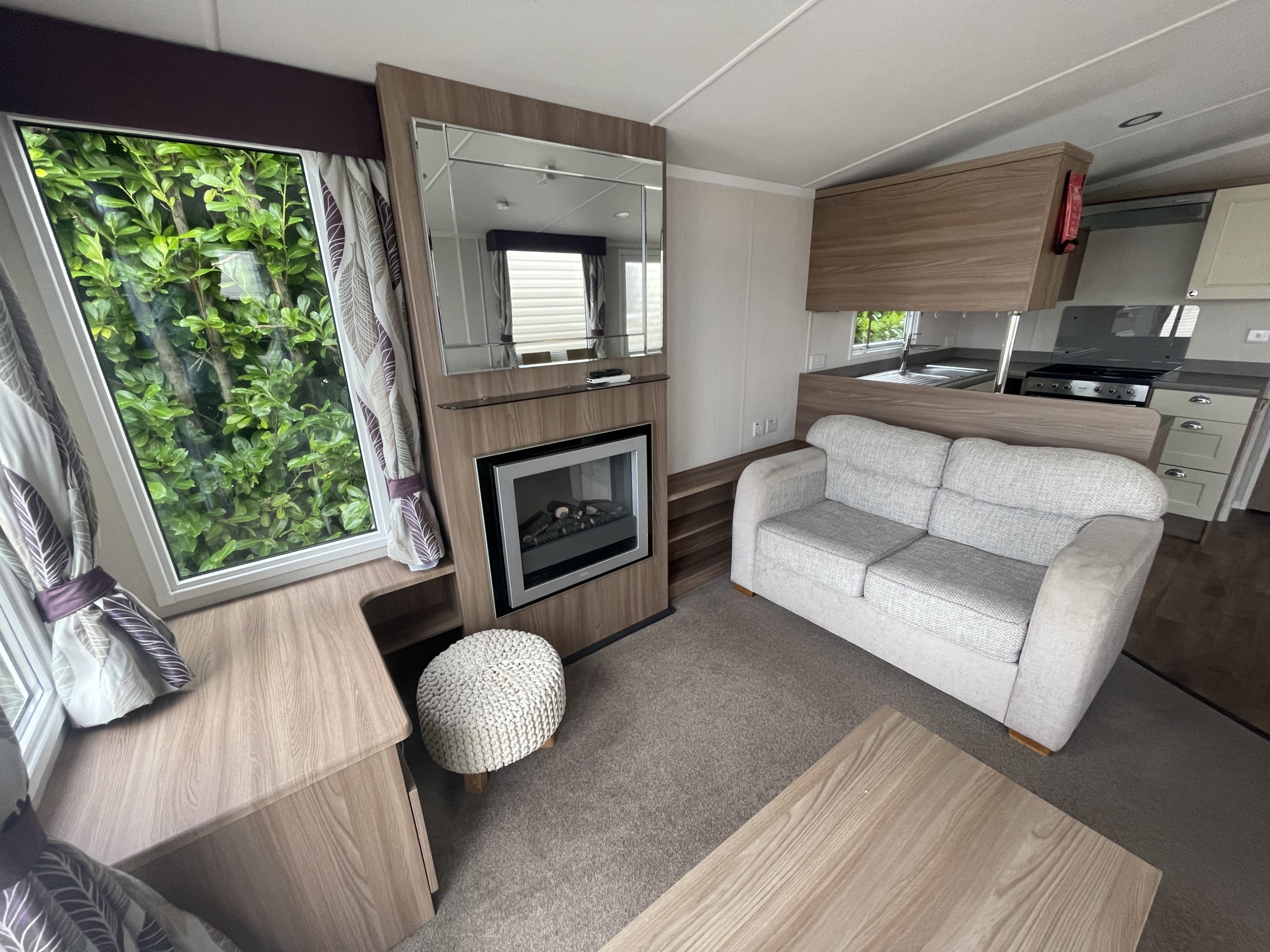 SWIFT BORDEAUX 38X12 3 BED - Image 4