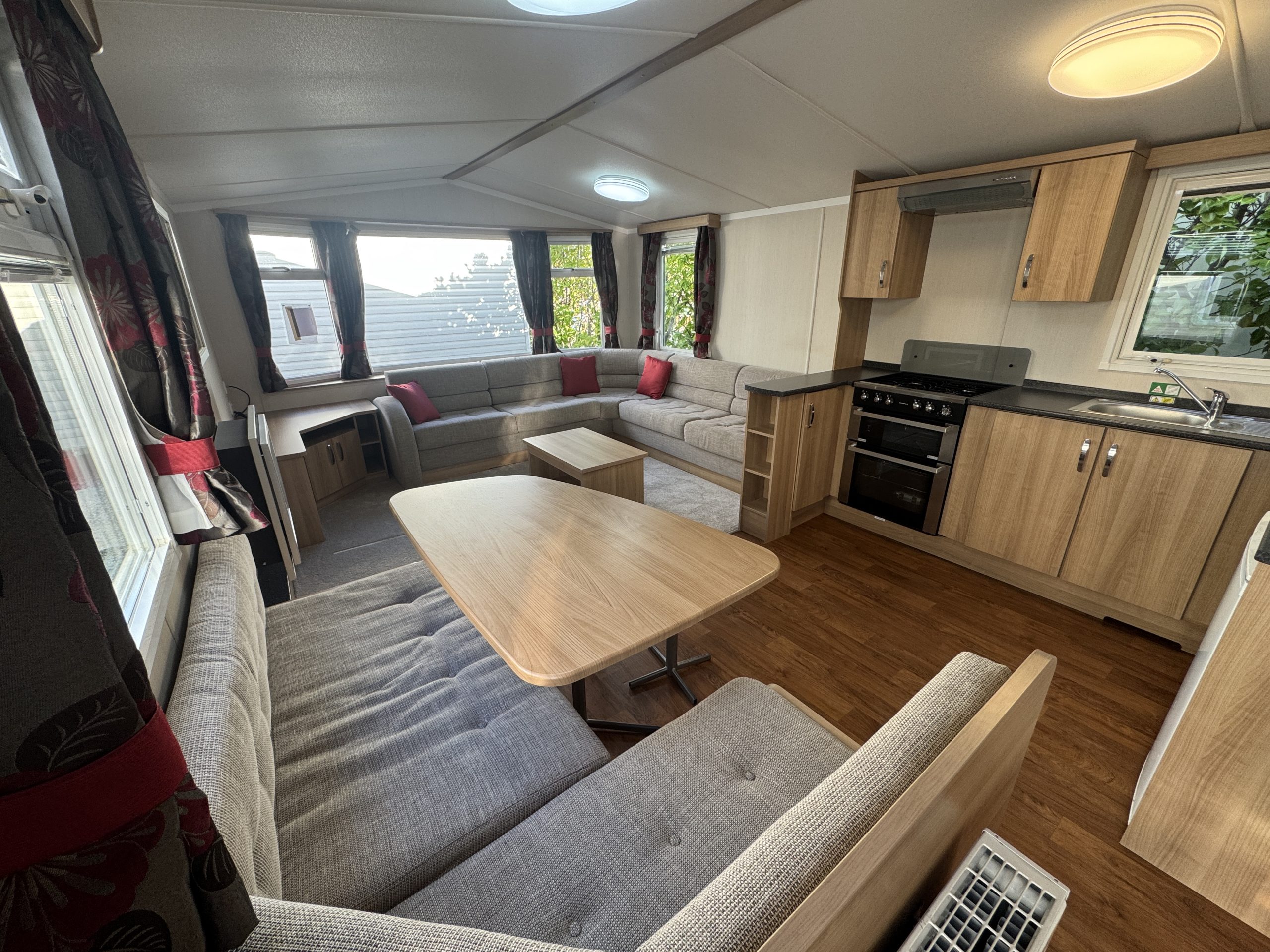 Swift Loire 35x12 3 bed - Image 2