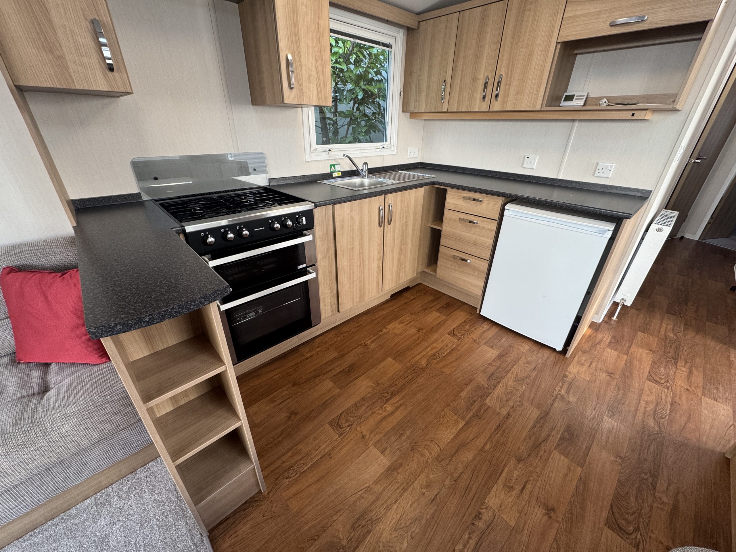 Swift Loire 35x12 3 bed - Image 3