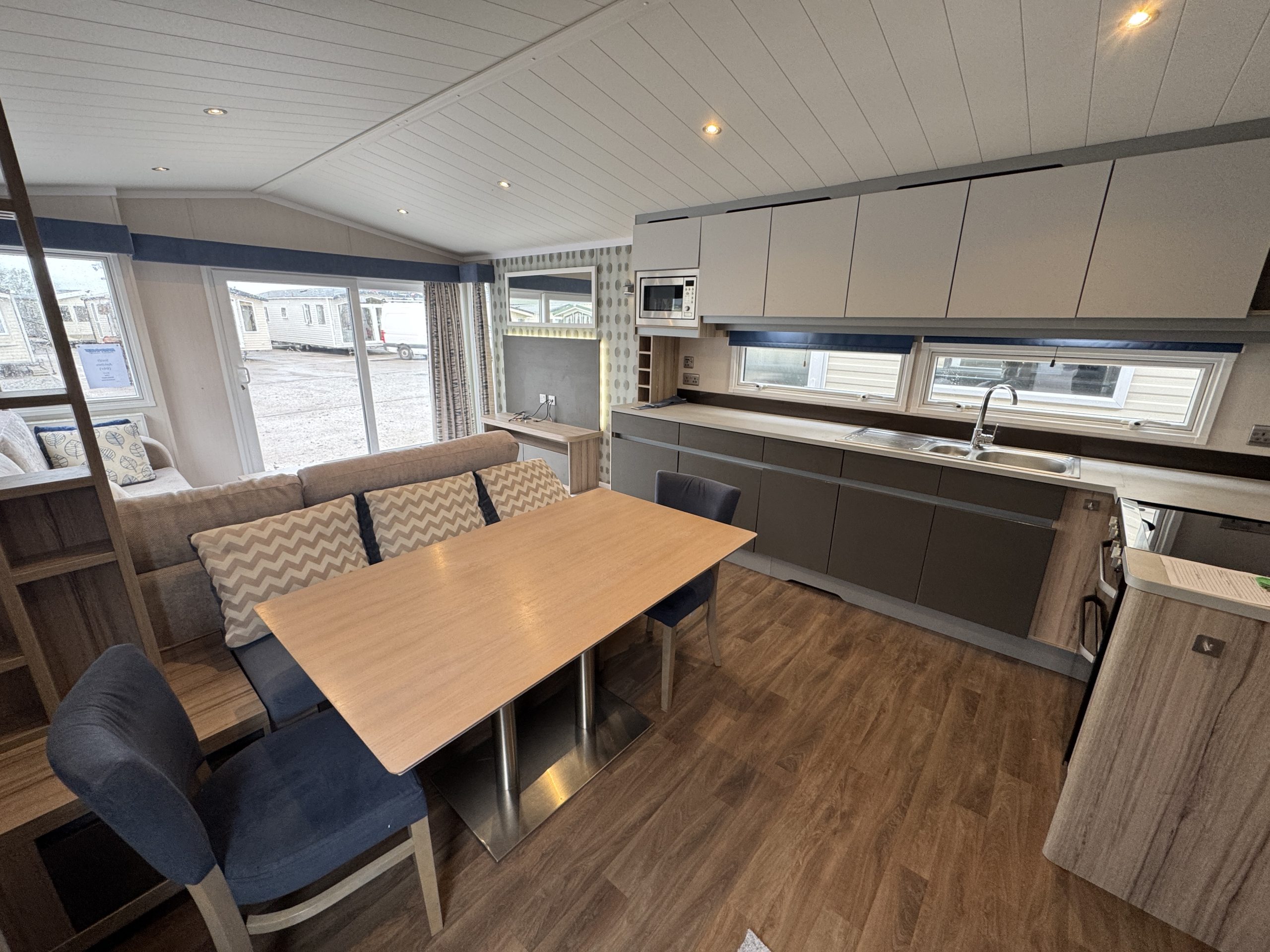 Swift Antibes 40X12 3 Bed - Image 2